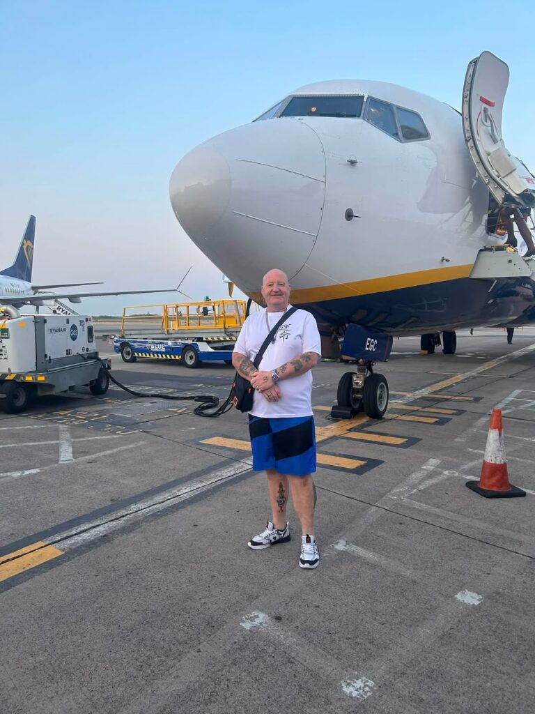 MW Transfers customer in front of his plane